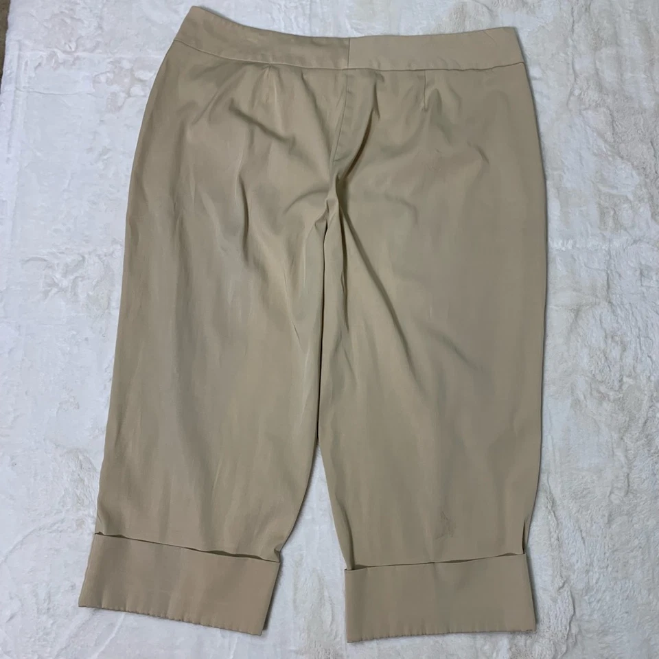 Pantalones cortos Studio 1940 para mujer beige tiro alto bolsillos elásticos cremallera plus 20W Foto 2 de 4