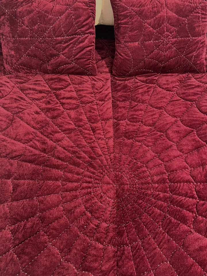 Burgundy Velvet Quilt King Comforter Spider Bedspread Blankets Bedding set - Image 4 of 4