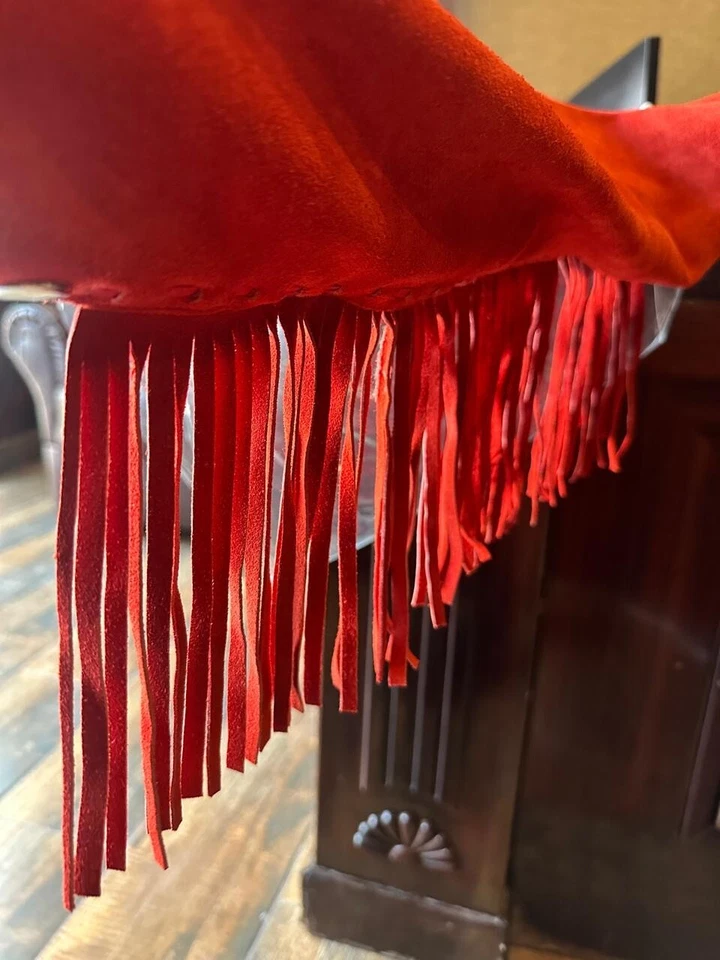 Chaqueta de cuero de gamuza occidental para mujer Chaqueta de cuero roja con flecos y cuentas para vaquera Foto 4 de 4