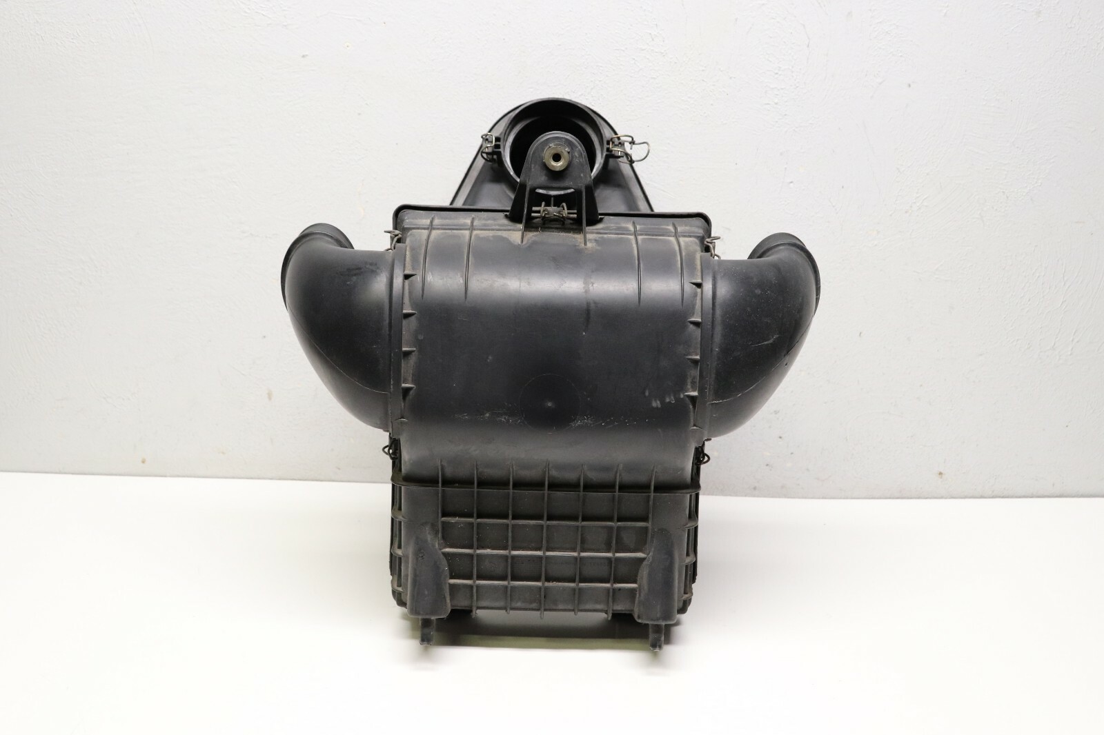 Maserati Quattroporte 2003-2008 Air filter box P/N 194852