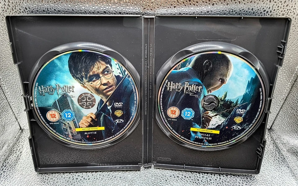 Harry Potter And The Deathly Hallows Part 1 & Part 2 Disc Box Set DVD - Image 3 of 4
