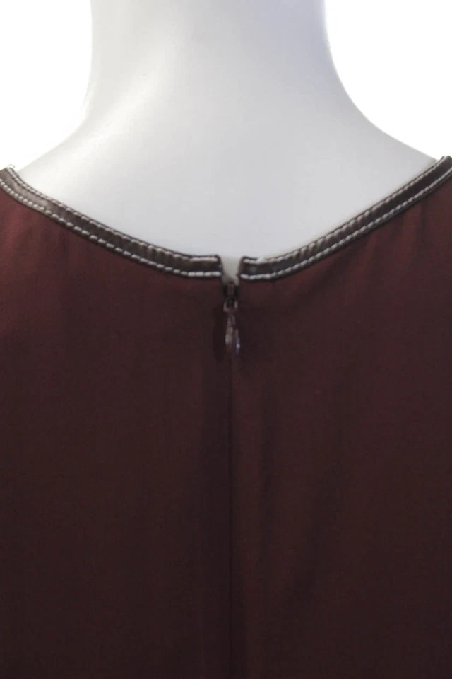 Blusa Theory feminina de seda gola redonda sem mangas vermelha escura tamanho P - Imagem 4 de 4