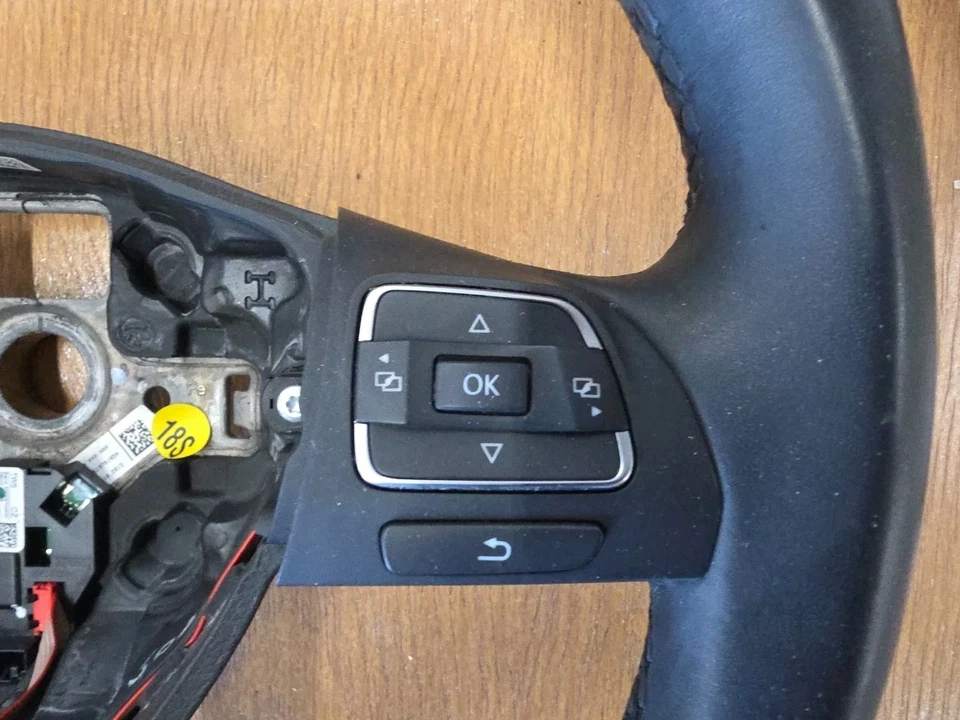 Volkswagen Tiguan 2015 volante negro con interruptores 1T0419091Ace74 OEM Foto 2 de 4