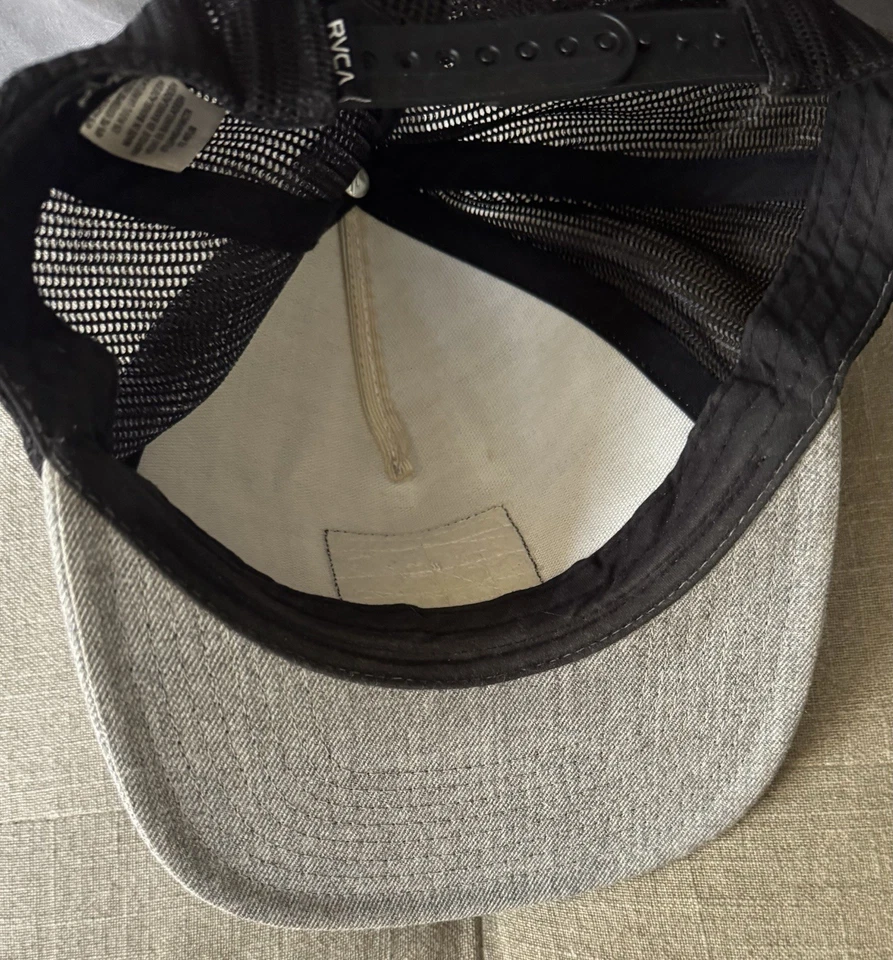 RVCA Men's Snapback Hat Cap Gray & Black Adjustable Trucker Hat PO#KFL06 - Image 3 of 4