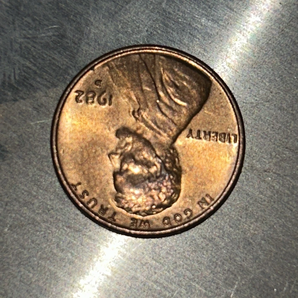 Small Date 1982 D Copper Penny 3.1 grams - Image 4 of 4