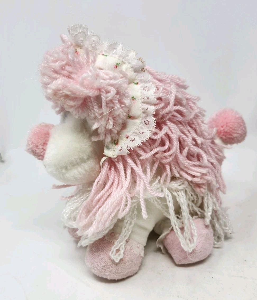 Vintage Fluppy Puppies Dog Plush 1986 Kenner Light Pink White Yarn