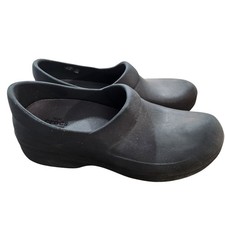 Crocs Dual Comort Clogs Wmns SZ 8 Workwear Comfort Slip Resistant Nurse Everyday