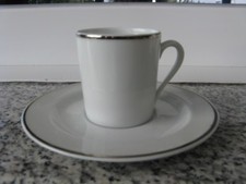 1 TASSE MOKA Porcelaine LIMOGES FILET PLATINE