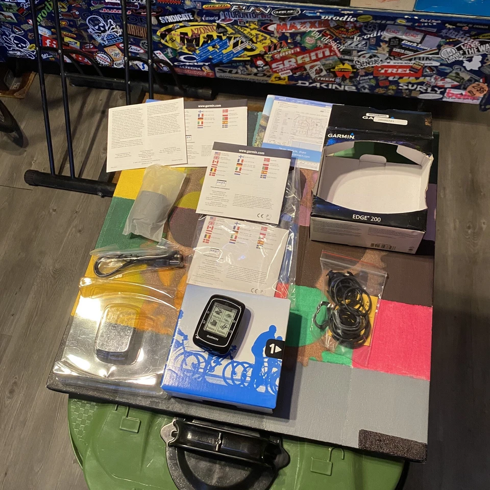 NOS / BRAND NEW GARMIN EDGE 200 GPS & CYCLING COMPUTER - ROAD / MTB SPEEDOMETER - Image 2 of 4