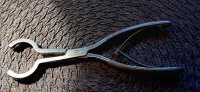 Thoratec seal break pliers