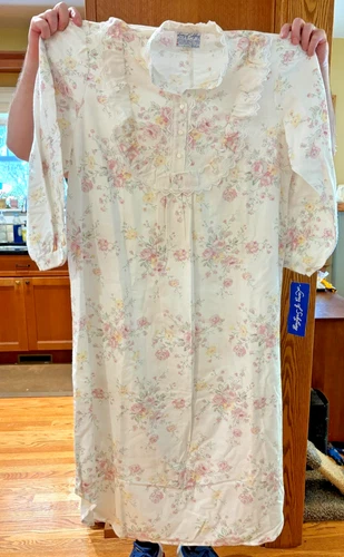 Lanz of Salzburg Vintage Cotton Flannel Nightgown Medium NOS New Old Stock