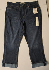 Levi Strauss Signature Gold Mid Rise Capri Jeans Blue Stretch 5-Pocket Design