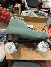 Xudrez Green Suede Womens 13 Roller Skates W/Multi Color Light Up Wheels
