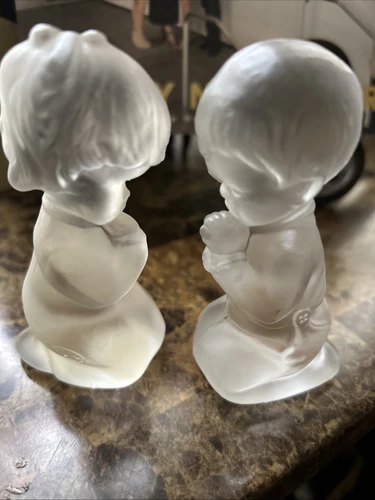 Fenton Clear  Glass Crystal Satin Praying Children Boy and Girl Figure Set Vtg
