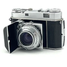 Early 1950’s – Kodak Retina IIa SLR Camera – f:2 / 50mm Heligon Rodenstock Lens