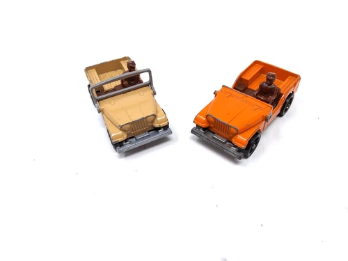 2 Vintage 1969 Corgi Juniors Whizz Wheels Willy's Jeeps