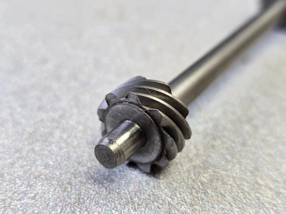 EXCELLENT ORIGINAL PORSCHE 911 915 TRANSMISSION MECHANICAL SPEEDO DRIVE SHAFT - Image 4 of 4