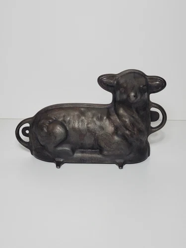 Vintage Griswold Cast Iron Lamb Mold Cake Bread Two Piece Cake Baking Dish