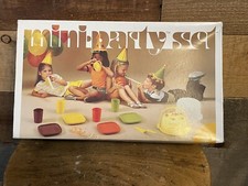 VTG Tupperware Tupper Toys - Mini Party Set - Children  s Party Set - 1980 - T42