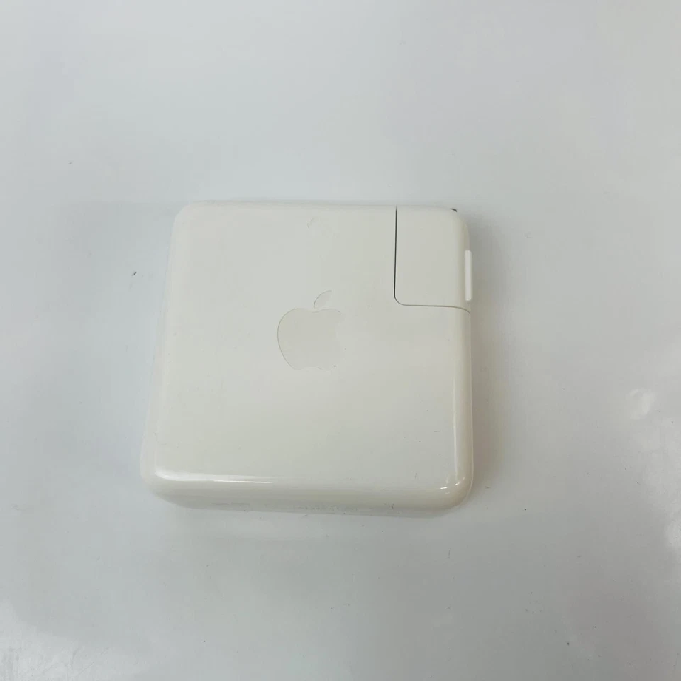 Genuine Apple 61W USB-C Power Adapter - Image 2 of 4