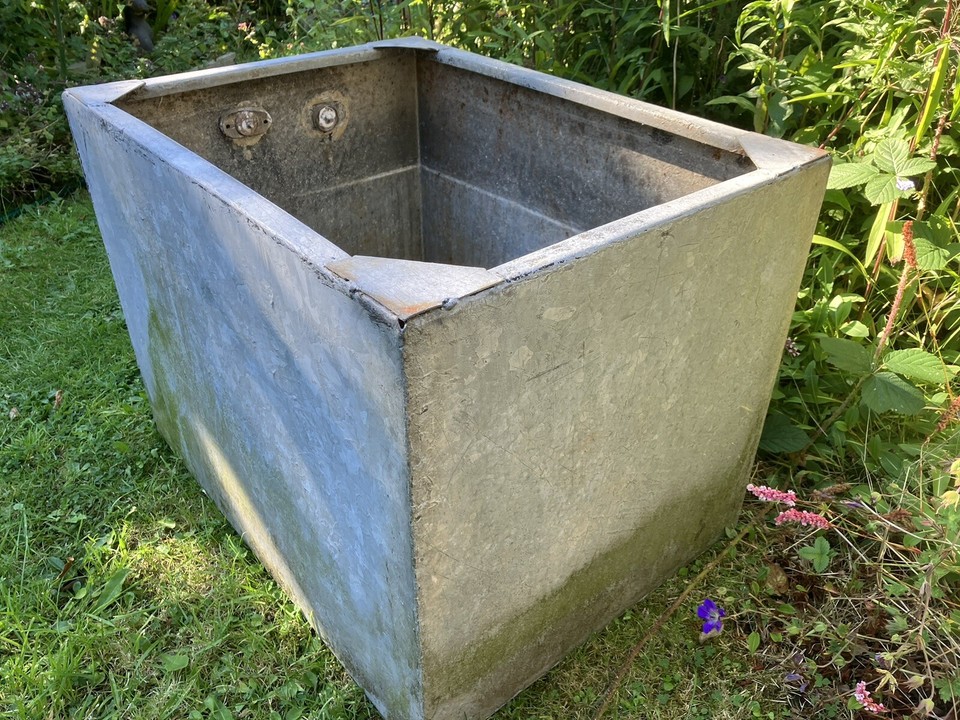 Galvanised Solid OLD Water Tank Garden Planter Pond 27" x 20" top & 20