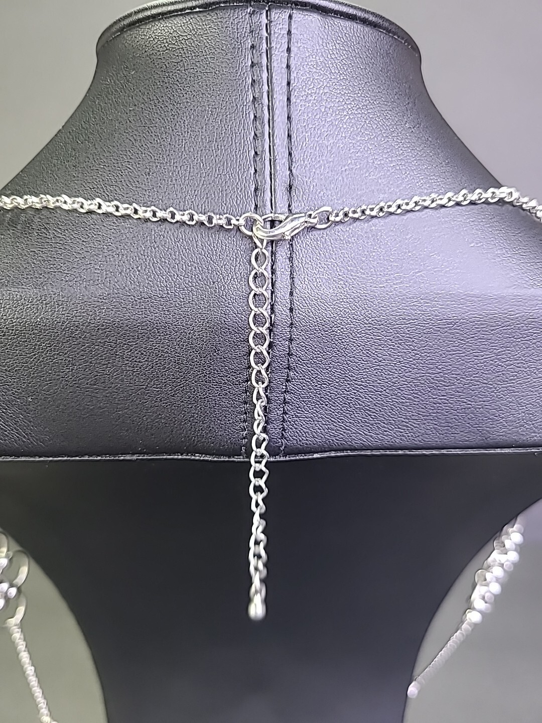 Interlocking Circles Silver Tone Multiple Flowers… - image 5