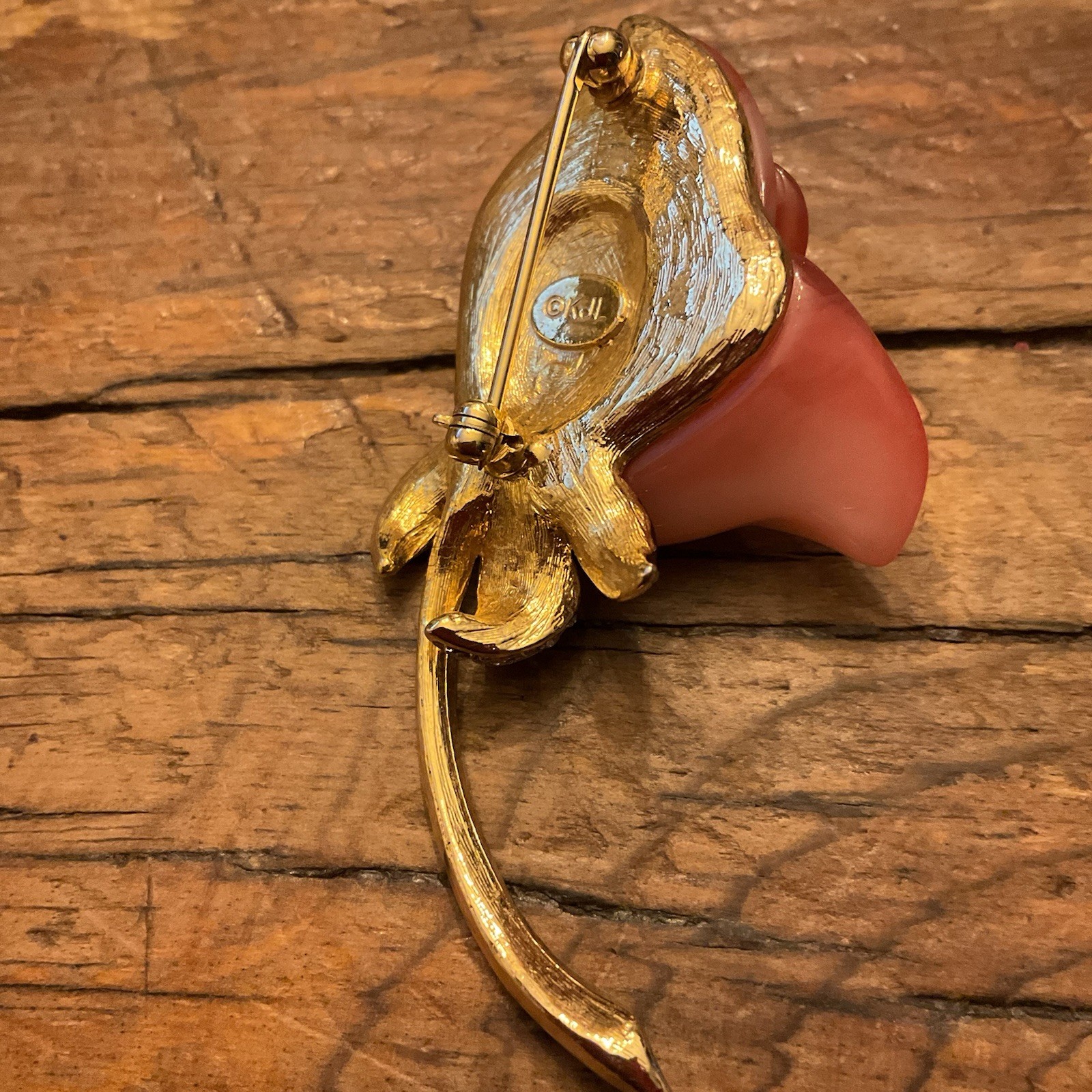 Vintage KENNETH JAY LANE Gold tone Pink Lucite RO… - image 8