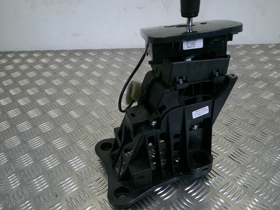 PEUGEOT 3008 GEAR STICK (AUTOMATIC) 9687024580 2009-2016 - Image 3 of 4