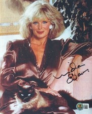 Linda Evans Signed classic sexy 8x10 photo Beckett BAS COA Autograph