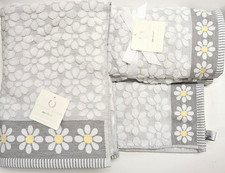 ALFRED SUNG,ECO MELANGE GRAY,WHITE DAISY FLOWER BATH,2 HAND,ONE FINGER TIP TOWEL