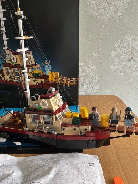 LEGO Ideas 21350 Jaws, photo 2 of 5