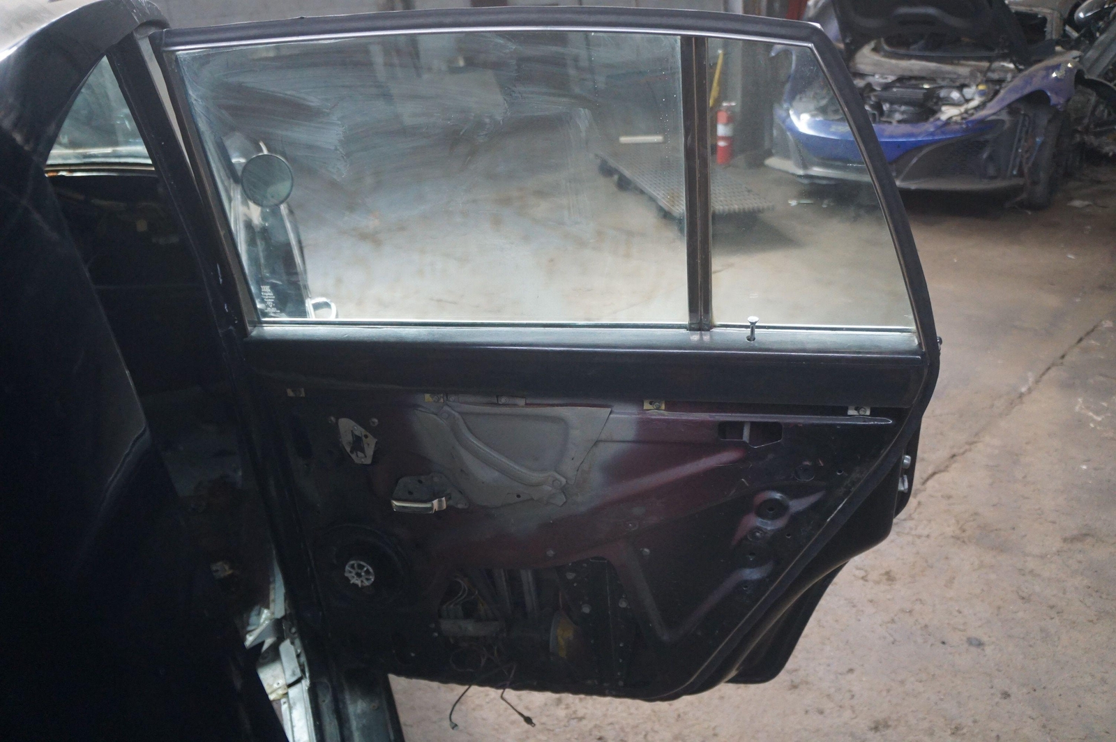 Rear Right Side Door Assembly W/ Glass Black OEM Rolls Royce Silver Shadow 1973