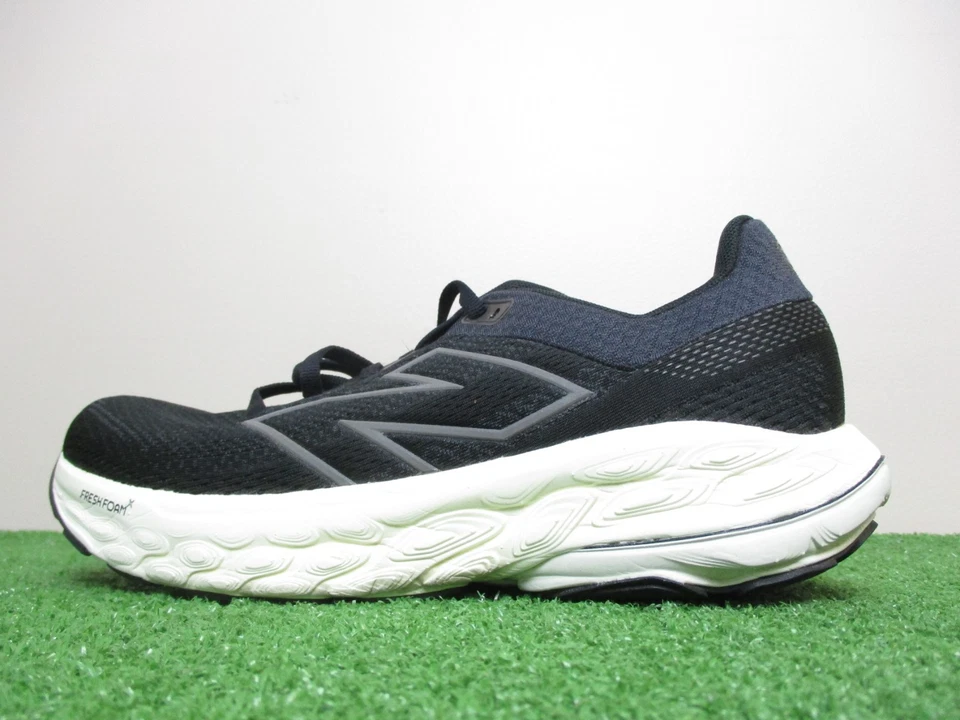 New Balance Fresh Foam X 860v14 Womens Size 9 Medium B Black White W860A14 * - Image 3 of 4