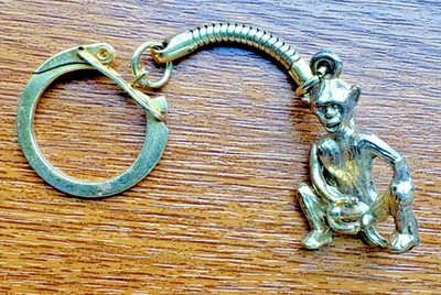 Naughty Monkey Schlüsselanhänger Vintage Neuheit Affe Charm Metall Sammlerstück Anhänger