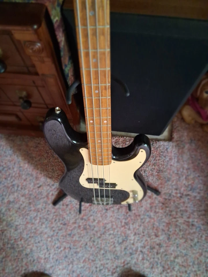 FERNANDOS FOUR STRING BASS GUITAR WITH CASE - Image 4 of 4