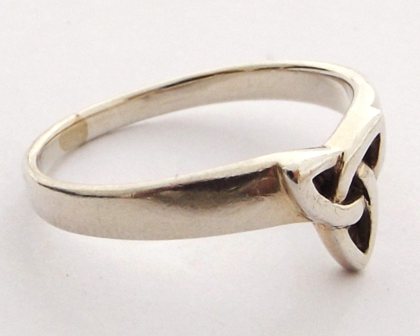 Sterling silver ring simple triangular or triquet… - image 3