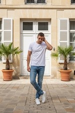 ABERCROMBIE  FITCH ATHLETIC SKINNY JEANS 30 - 32