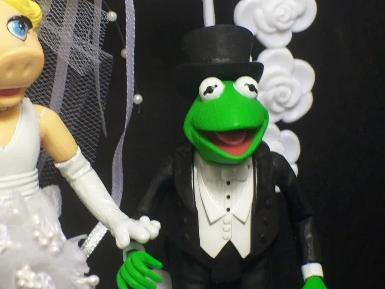 KERMIT la Rana en Negro Esmoquin y Miss Cerdito Boda Pastel Topper DIVERTIDO El MUPPET S Foto 3 de 3