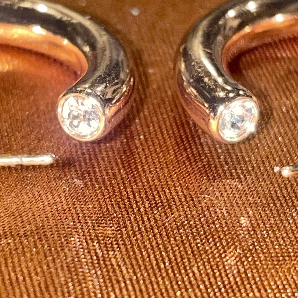 Pendientes de aro Kendra Scott de oro en tono dorado Foto 3 de 4