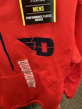Men’s Small 38-40 NWT Champion Dayton Flyers Sweatshirt Fits A Women’s Medium