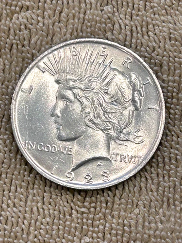1923 P U.S. PEACE SILVER DOLLAR - BU #62