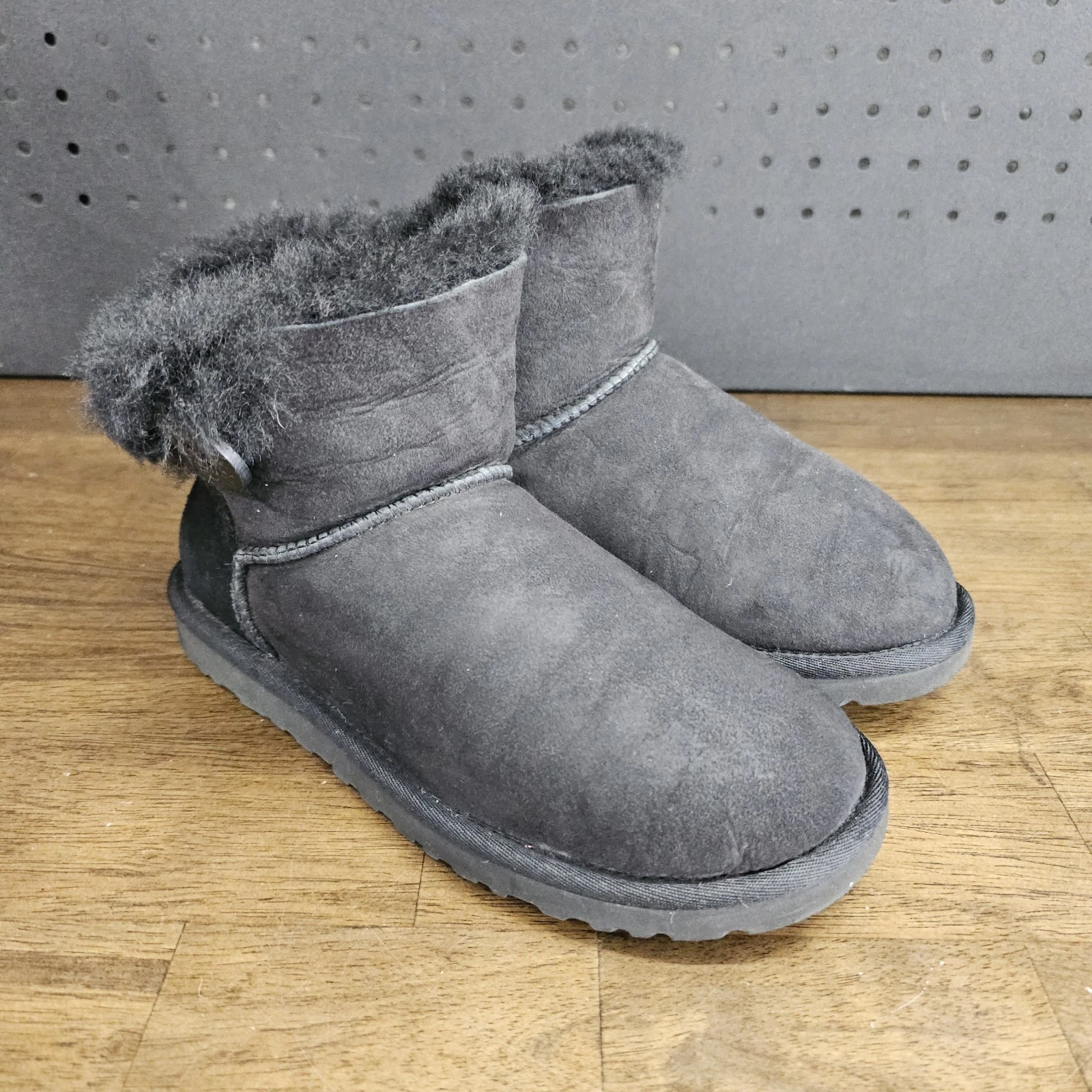 Stivali UGG Mini Bailey Button II donna US 6 neri corti 3352 OTTIME CONDIZIONI