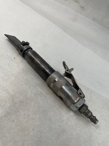 Air Powered Pneumatic Needle Scaler Chisel Rust Paint Remover Tool