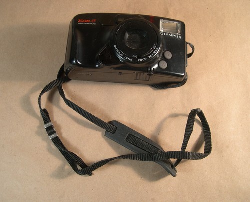 Olympus Infinity Zoom 210 AF 38-76mm Point & Shoot 35mm Film Camera with Case - Picture 3 of 5