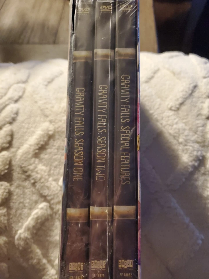 Gravity Falls: The Complete Series, Seasons 1-3 (DVD, 7-Discs Set) - Image 3 of 4