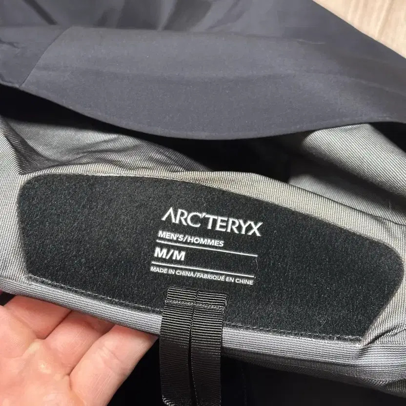 Arc'teryx Beta LT Jacket Black M - Waterproof Gore-Tex thumbnail 10