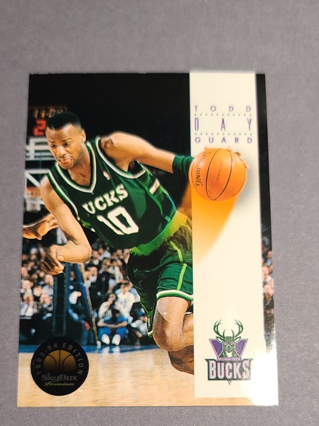 1993 94 SkyBox Premium Todd Day Milwaukee Bucks #112