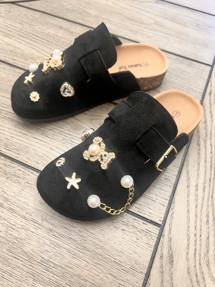 ¡Nuevo! Zuecos Lucky Top negros de gamuza sintética forrados de piel sintética para niñas talla 1 Foto 2 de 4