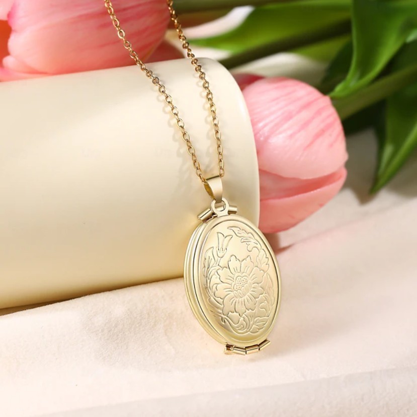 Gold Multi Photo Locket Necklace Expandable Family Memory Keepsake Pendant Gift