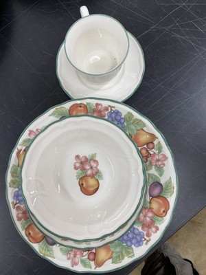 EPOC MARKET DAY - E801 DINNERWARE - SERVICE FOR 4 - 20 PIECES